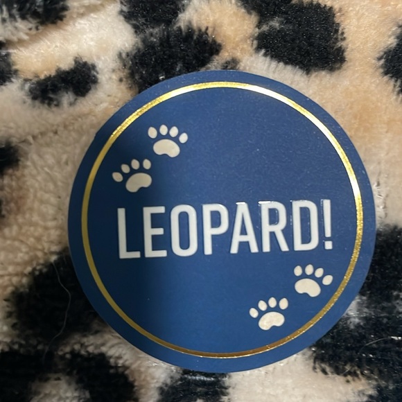 PJ Essentials leopard cat hooded onesie nwt pajamas lounging outfit - Picture 6 of 6